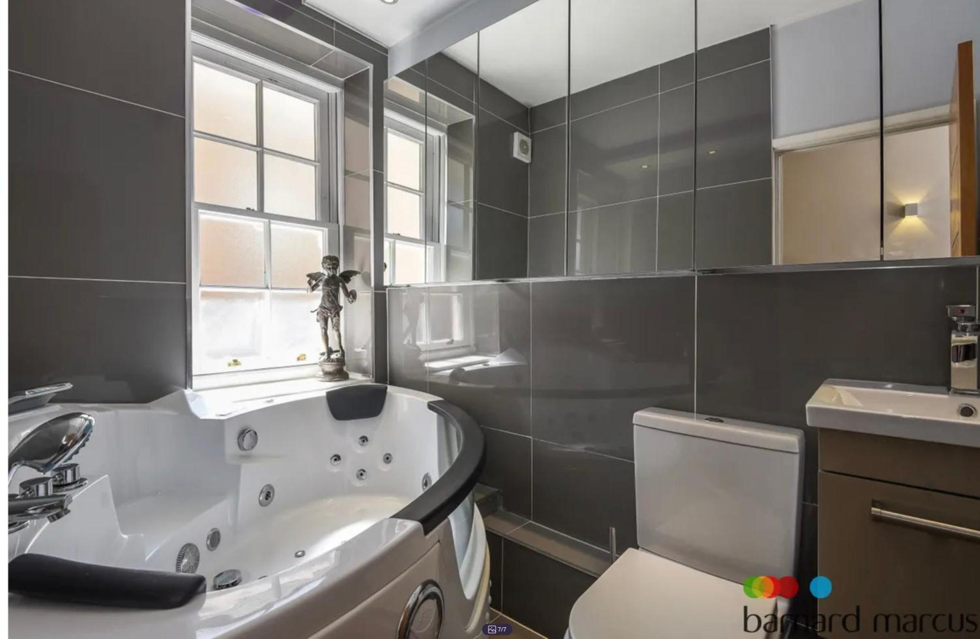 Covent Garden Two Bedroom Flat Londra Esterno foto